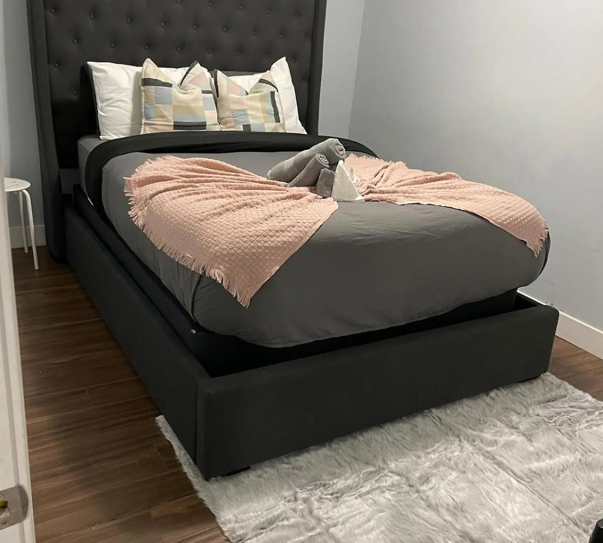 Entire 1 Bedroom Basement Suite With Kitchenette And Laundry Έντμοντον 0*,