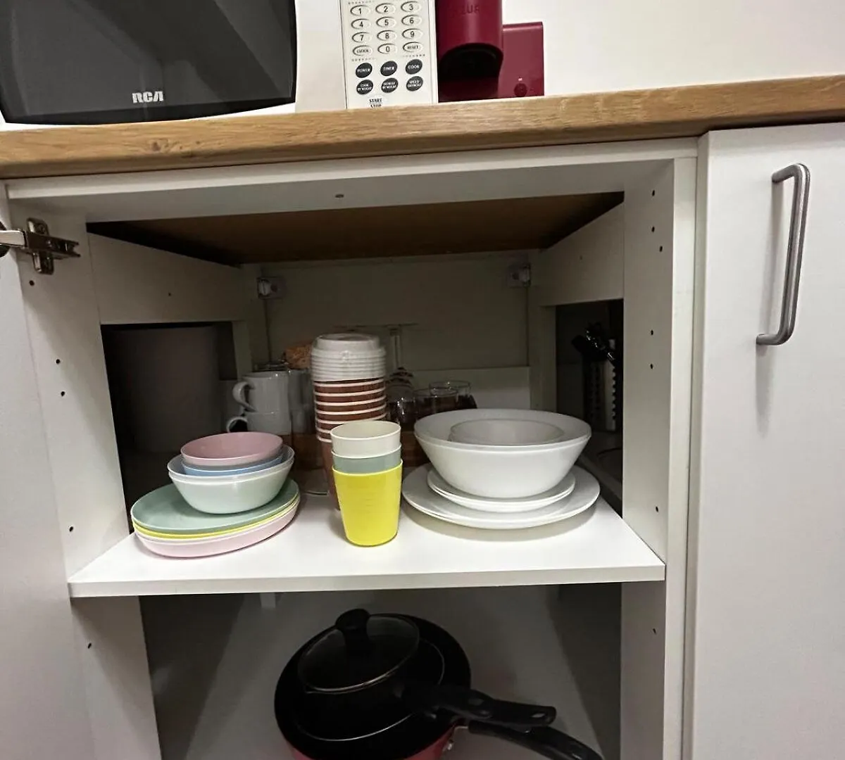 Entire 1 Bedroom Basement Suite With Kitchenette And Laundry Έντμοντον Καναδάς