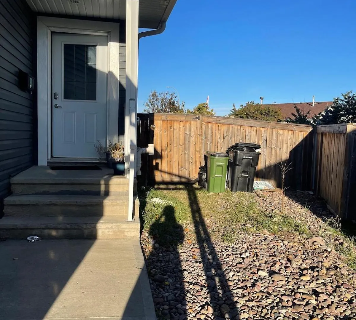Entire 1 Bedroom Basement Suite With Kitchenette And Laundry Έντμοντον 0*,  Καναδάς